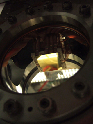 Picture of Vacuum Chamber with Atom Chip